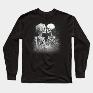 loving skeletons in a field Long Sleeve T-Shirt